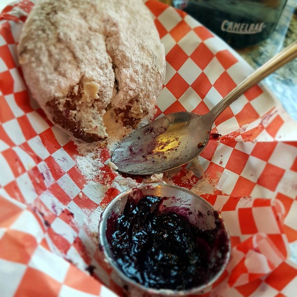Beinget with blueberry jam was on point! Better than New Orleans...