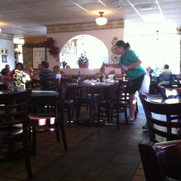 Photo taken at Fricano&#39;s Pizza Restaurant by Thomas J. on 8/31/2013