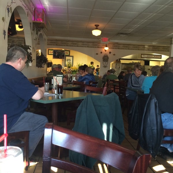 Photo taken at Fricano&#39;s Pizza Restaurant by Thomas J. on 5/17/2014