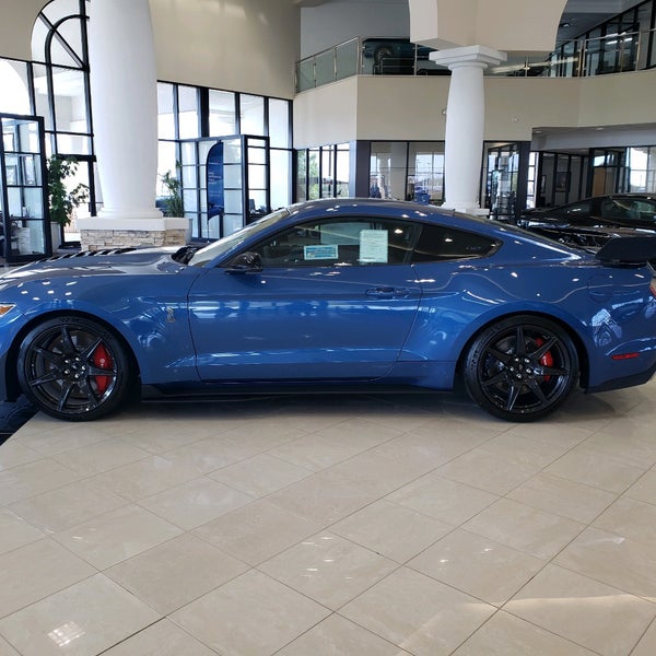 Southwest Ford Car Dealership in Hudson Oaks