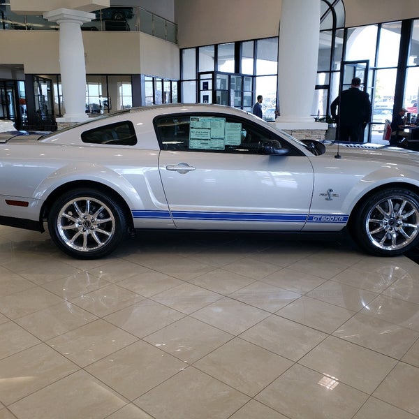 Southwest Ford Car Dealership in Hudson Oaks