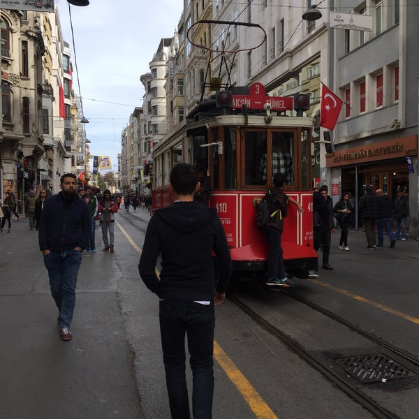 Photo taken at İstiklal Avenue by Babaa A. on 10/26/2016