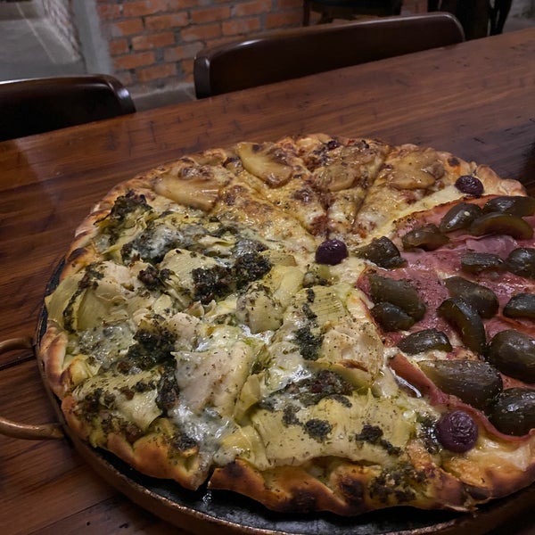 Bodega Pizza Entre Vinhos, um Wine Bar em Bento Gonçalves, na