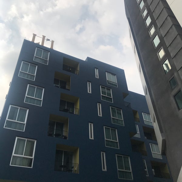 Foto scattata a LiT BANGKOK Hotel &amp; Residence da Nanne&#39; M. il 10/30/2019