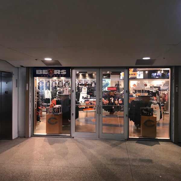 Chicago Bears Pro Shop (North) - 4 tips from 570 visitors