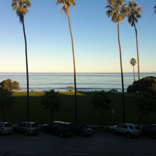 Photo taken at La Jolla Cove Suites by Scotty B. on 11/5/2012