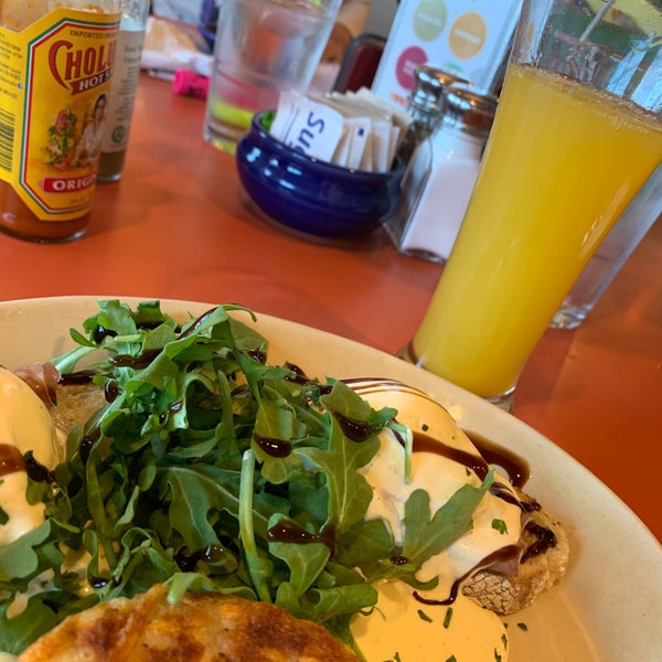 Photo taken at Snooze, an A.M. Eatery by Taryn D. on 9/26/2019