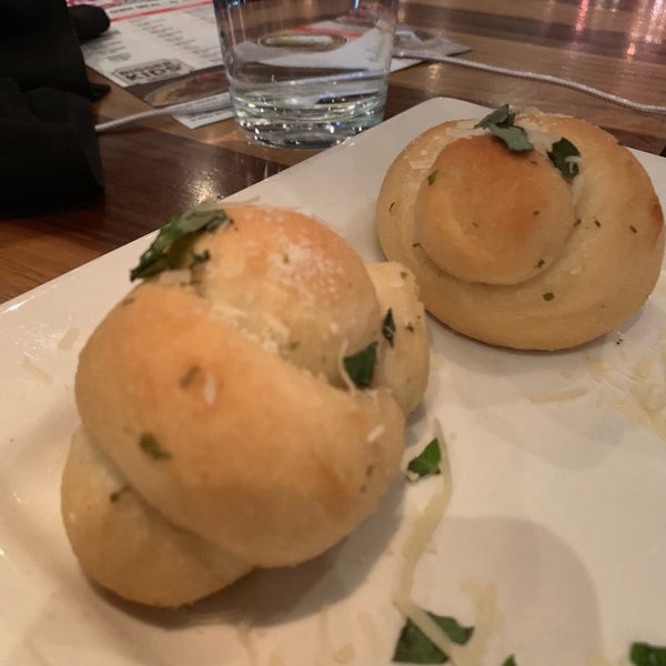 Photo taken at BJ&#39;s Restaurant &amp; Brewhouse by Taryn D. on 10/23/2018