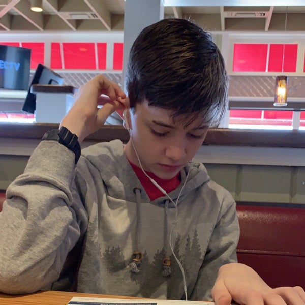 Photo taken at Chili&#39;s Grill &amp; Bar by Taryn D. on 3/19/2019