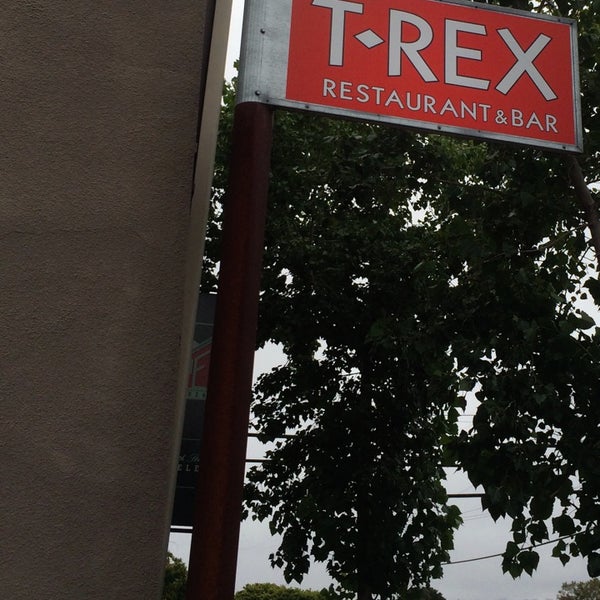Foto tirada no(a) T-Rex Barbecue por Wilfred W. em 8/9/2014