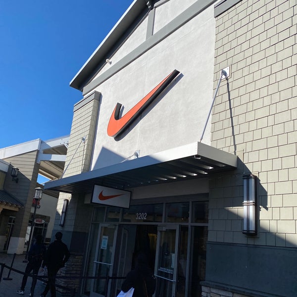 Nike store livermore 2025
