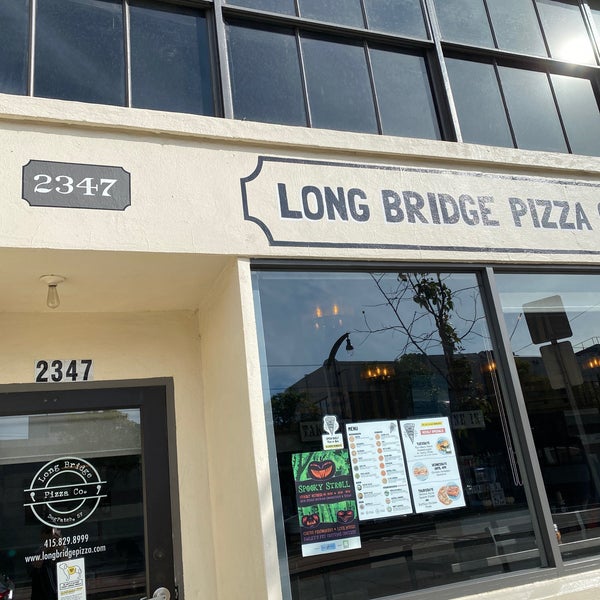 รูปภาพถ่ายที่ Long Bridge Pizza Co. โดย Wilfred W. เมื่อ 10/29/2022
