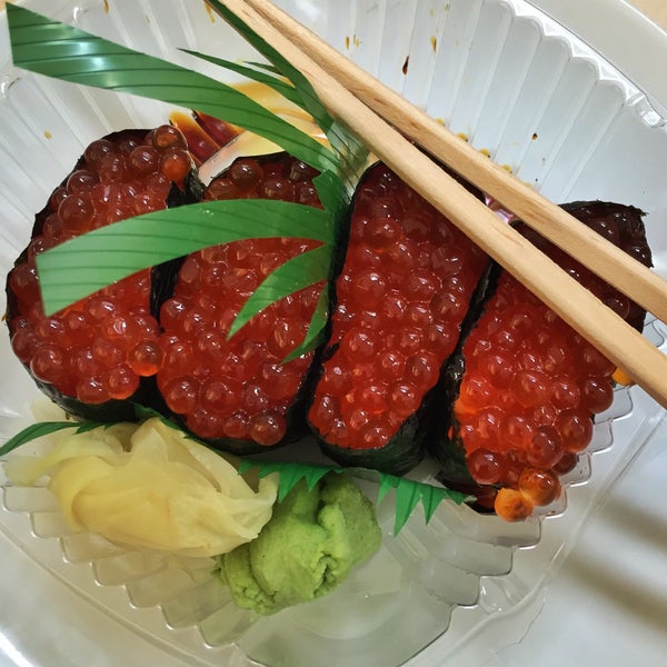 Foto tirada no(a) Sushi Umi por Wilfred W. em 5/15/2015