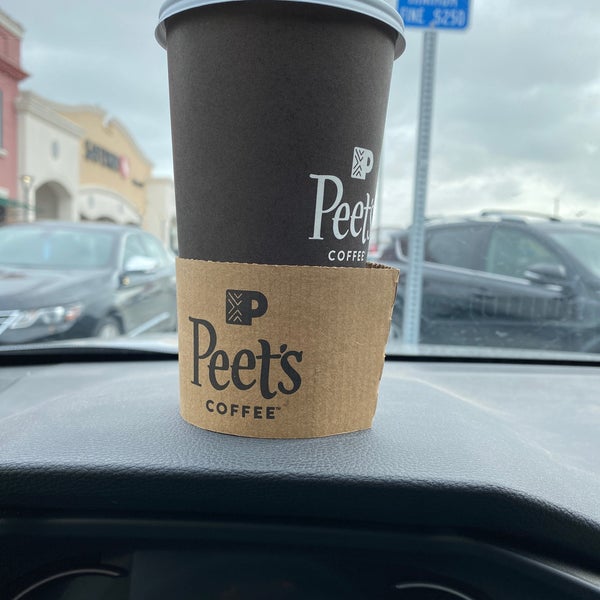 Photo taken at Peet&#39;s Coffee &amp; Tea by Wilfred W. on 10/26/2021