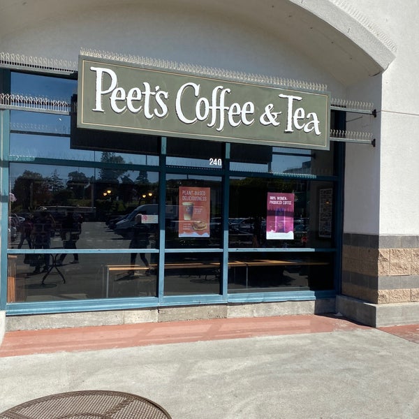 Photo taken at Peet&#39;s Coffee &amp; Tea by Wilfred W. on 3/30/2021