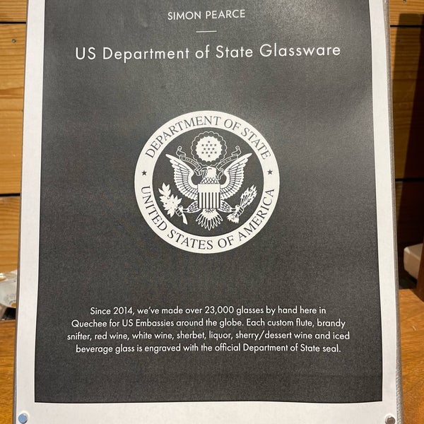 4/15/2023 tarihinde Thomas S.ziyaretçi tarafından Simon Pearce Restaurant, Retail &amp; Glassblowing'de çekilen fotoğraf