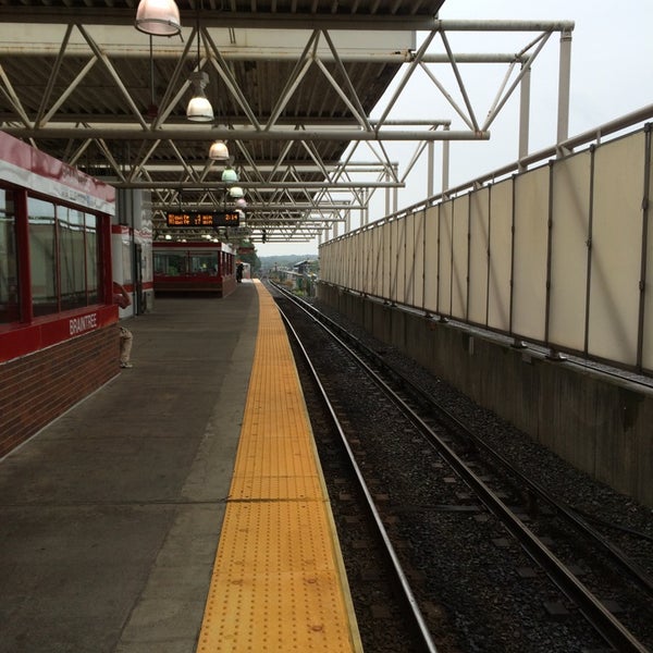 Fotos en MBTA Braintree Station Estación de metro en Braintree