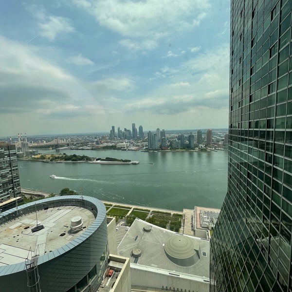 Foto tomada en Millennium Hilton New York One UN Plaza  por Thomas S. el 7/8/2022
