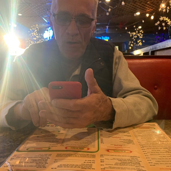 Foto scattata a Benny&#39;s Restaurant and Tequila Bar da Shannon il 11/1/2019