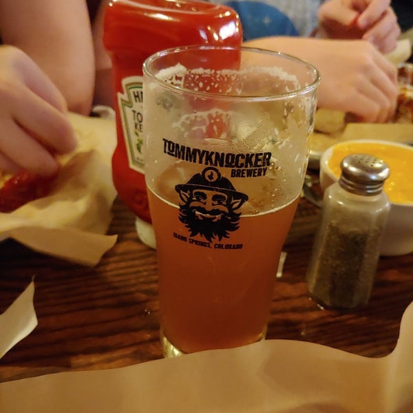 รูปภาพถ่ายที่ Tommyknocker Brewery &amp; Pub โดย Sheppy เมื่อ 7/6/2019
