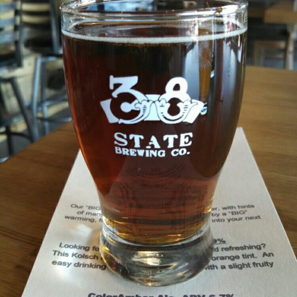 Foto tomada en 38 State Brewing Company  por Sheppy el 6/20/2014