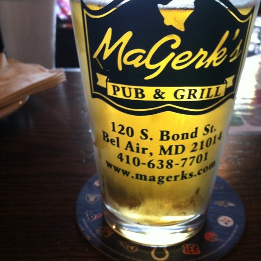 12/4/2012 tarihinde Sara P.ziyaretçi tarafından MaGerks Pub &amp; Grill'de çekilen fotoğraf
