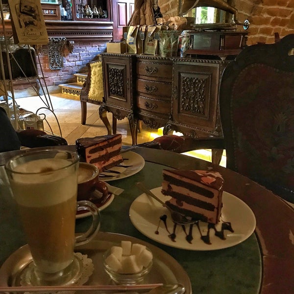 11/8/2017 tarihinde Лаура Б.ziyaretçi tarafından Grand Cafe / Гранд Кафе'de çekilen fotoğraf