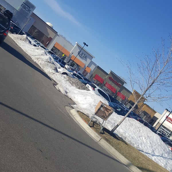 Knollwood Mall Shopping Mall in Saint Louis Park