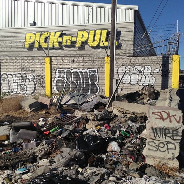 Pick n Pull Oakland'da Oto Servisi'da fotoğraflar