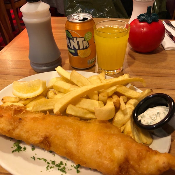 Photo taken at The Golden Union Fish Bar by Laraine on 5/5/2018