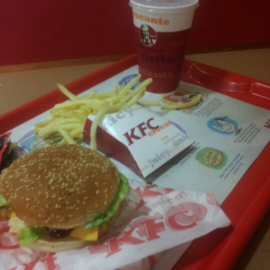 Foto scattata a KFC da Rodrigo D. il 1/26/2013