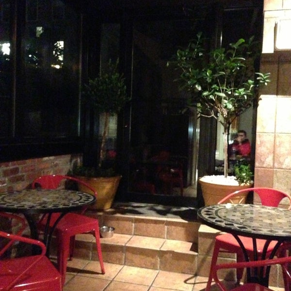 รูปภาพถ่ายที่ Chelsea Pines Inn โดย Shawn E. เมื่อ 1/18/2013