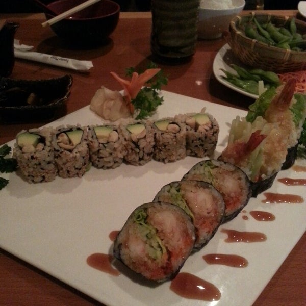 Снимок сделан в No.1 Sushi пользователем Ana A. 1/4/2014