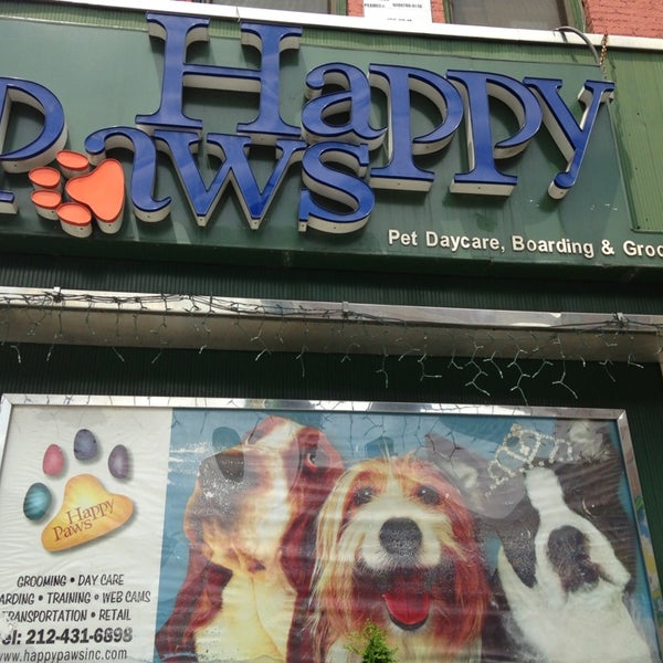 Photo taken at Happy Paws by Mary E. on 7/21/2013