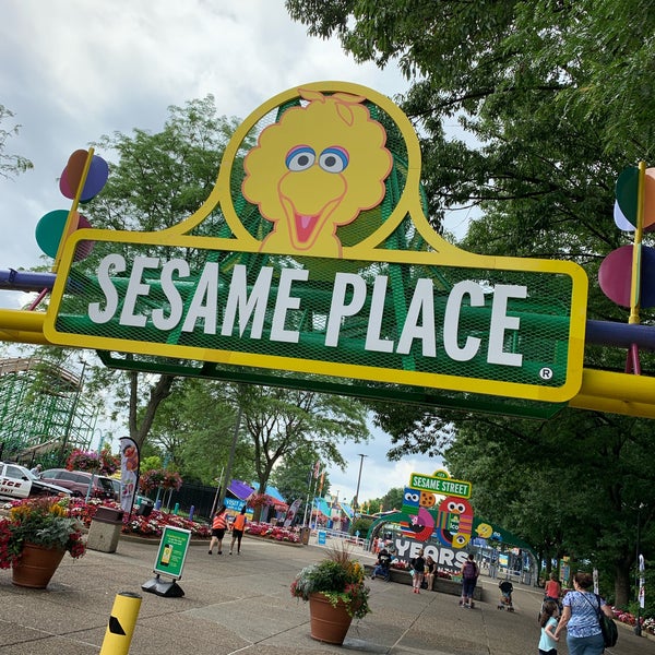 Foto tirada no(a) Sesame Place por Summaiyah H. em 6/26/2019