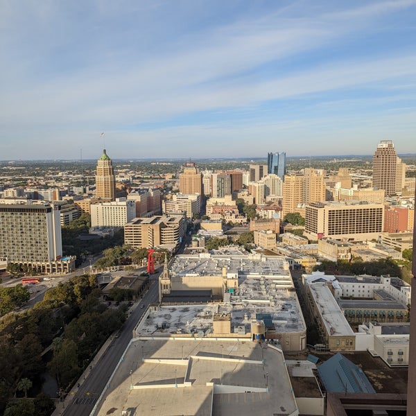 รูปภาพถ่ายที่ San Antonio Marriott Rivercenter โดย Zig เมื่อ 11/15/2022