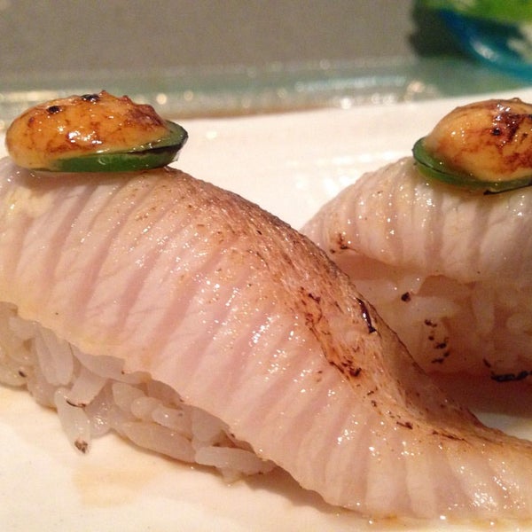 Foto scattata a Ace Wasabi&#39;s Rock-N-Roll Sushi da Darius B. il 8/26/2015