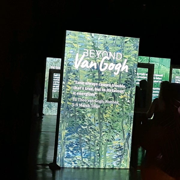 Beyond Van Gogh Downtown Detroit 21 ziyaretçi