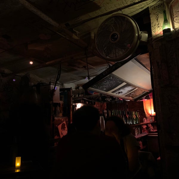 10/23/2021 tarihinde Mitesh B.ziyaretçi tarafından Sake Bar Decibel'de çekilen fotoğraf