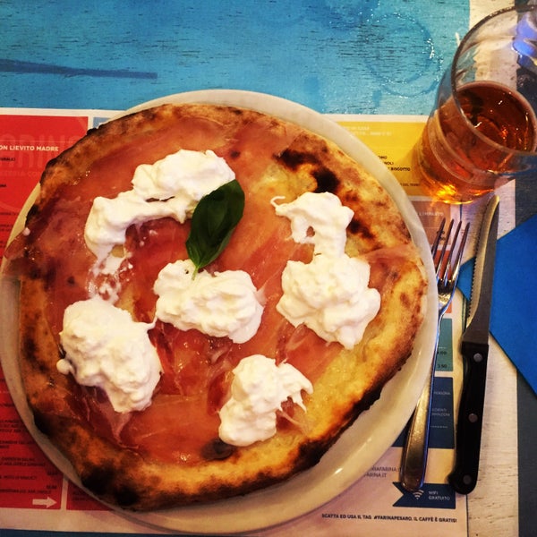 8/29/2016 tarihinde Markus K.ziyaretçi tarafından Pizzeria Farina'de çekilen fotoğraf