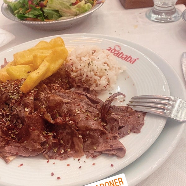 Foto tomada en Ağababa Döner &amp; Yemek Restaurant  por Ali G. el 6/29/2022
