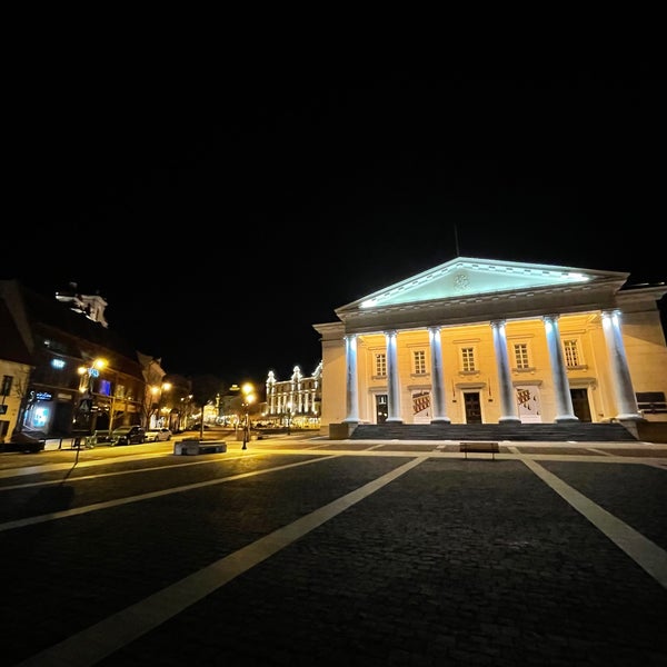2/27/2022 tarihinde Doctor K.ziyaretçi tarafından Rotušės aikštė  | Town Hall Square'de çekilen fotoğraf