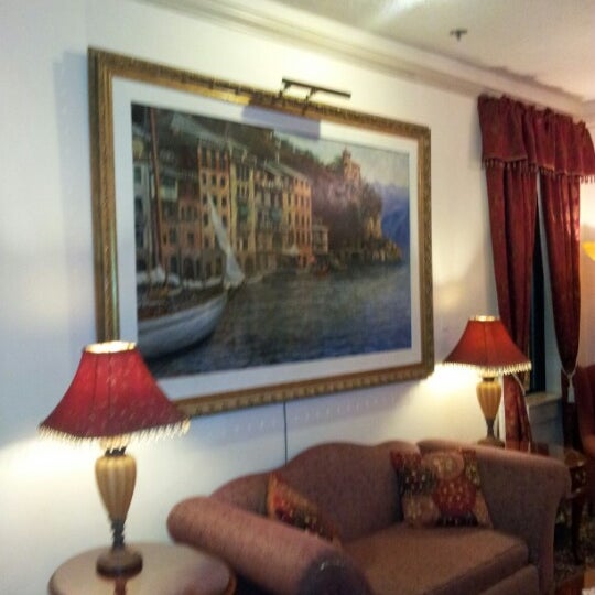 Das Foto wurde bei Historic Anchorage Hotel von Dennis B. am 2/19/2013 aufgenommen