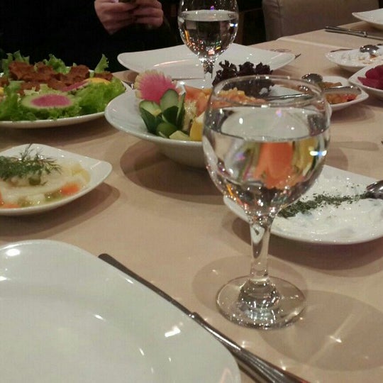 3/6/2015 tarihinde Cansu G.ziyaretçi tarafından Işıkhan Restaurant'de çekilen fotoğraf