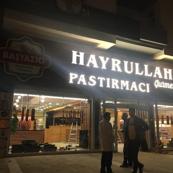 Foto diambil di Pastırmacı Hayrullah Gurme oleh Osman Nuri Ö. pada 10/29/2017