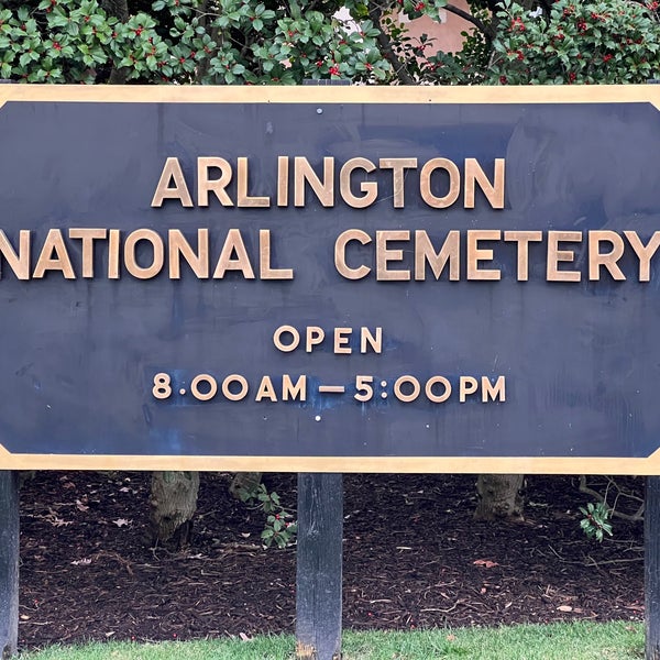 Снимок сделан в Arlington National Cemetery пользователем Thomas D. 12/3/2022