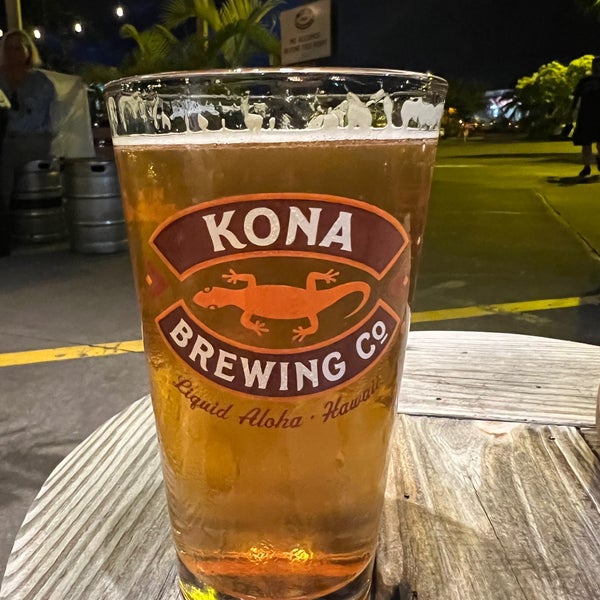 Photo taken at Kona Brewing Co. &amp; Brewpub by Heather R. on 2/24/2023