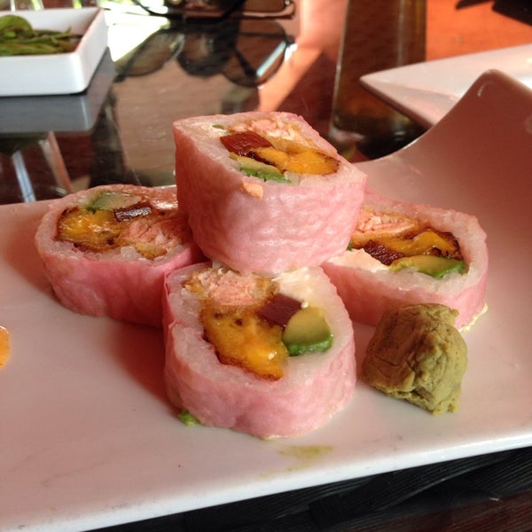 Photo prise au Sushi Sake Doral par Sandra A. le10/26/2014