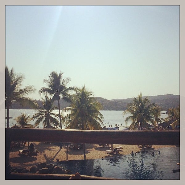 Photo taken at Viceroy Zihuatanejo by Andrés S. on 4/18/2014