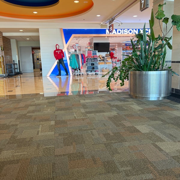 11/15/2023에 Lisa L.님이 Dane County Regional Airport (MSN)에서 찍은 사진